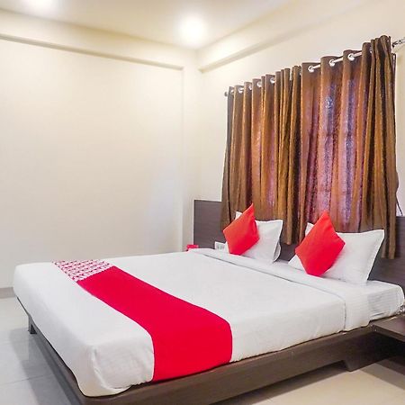 OYO 13583 Hotel Paradise Inn Talegaon Dabhade Buitenkant foto