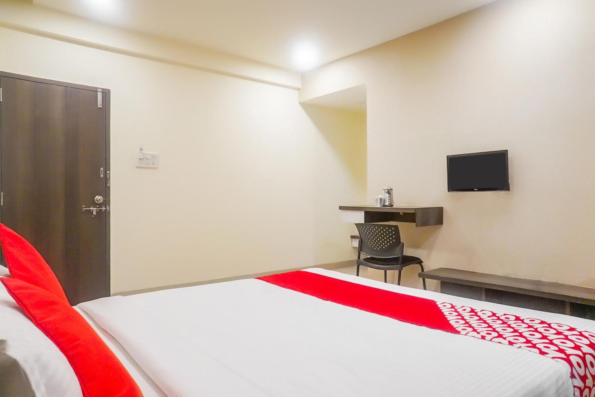 OYO 13583 Hotel Paradise Inn Talegaon Dabhade Buitenkant foto