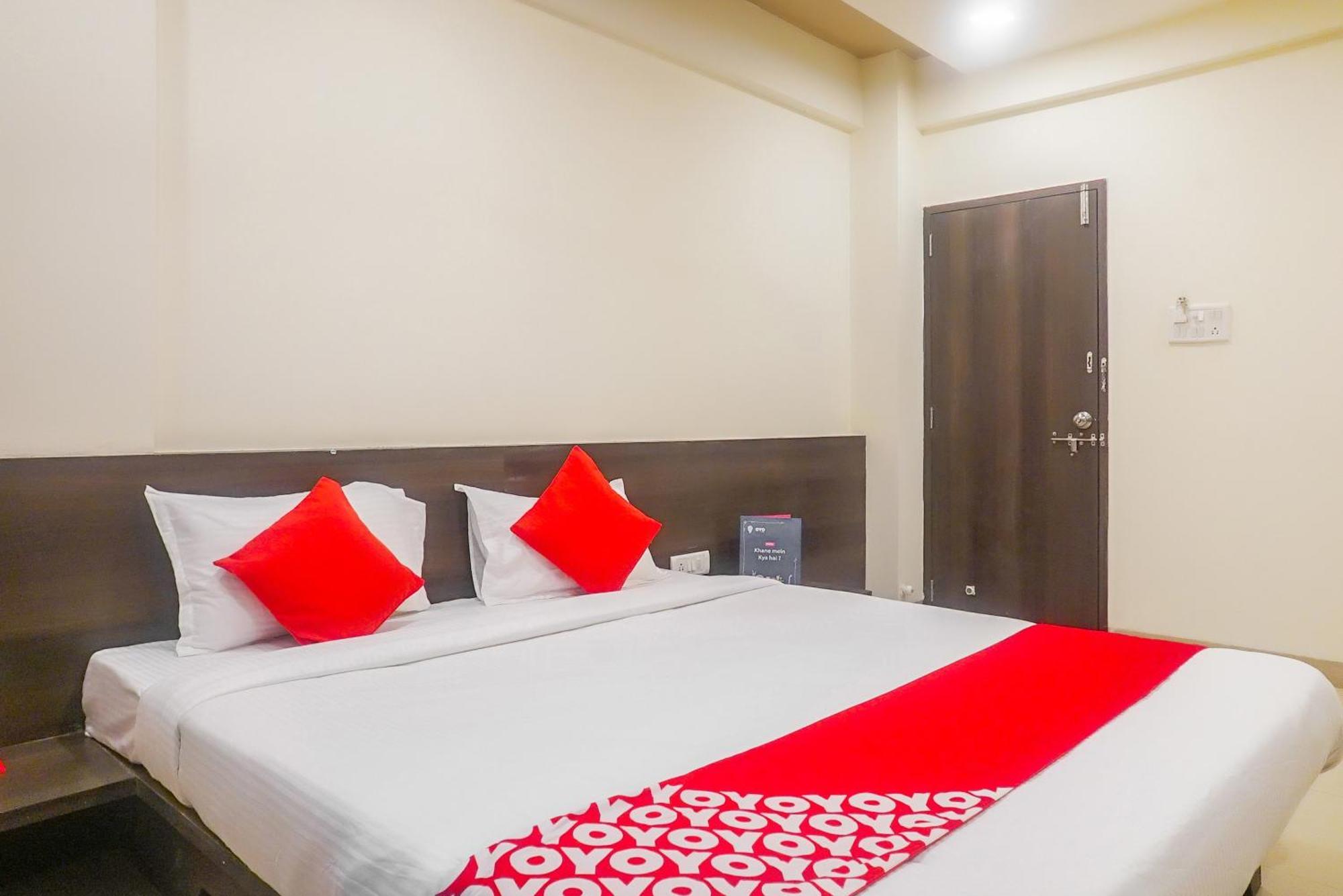OYO 13583 Hotel Paradise Inn Talegaon Dabhade Buitenkant foto