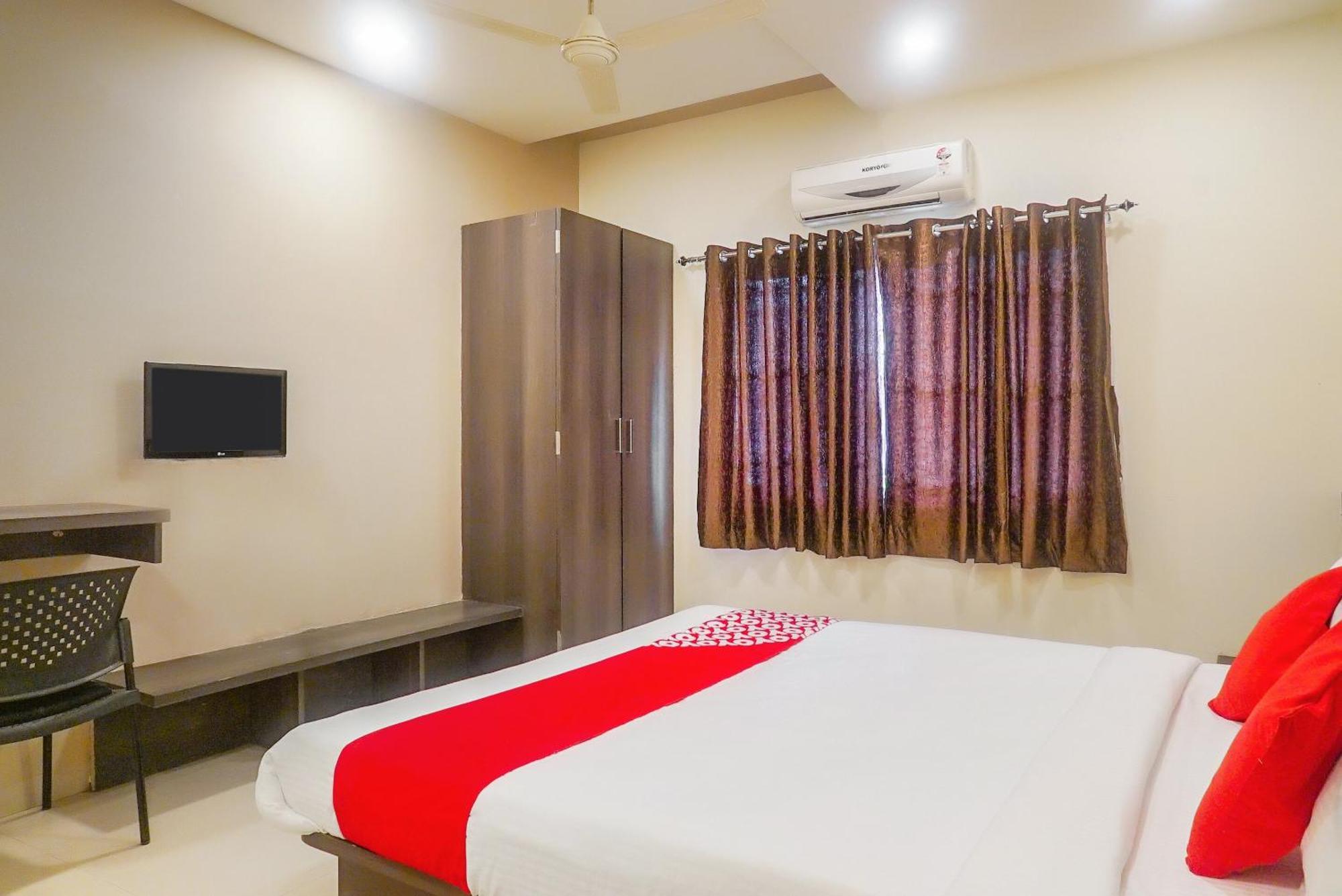 OYO 13583 Hotel Paradise Inn Talegaon Dabhade Buitenkant foto